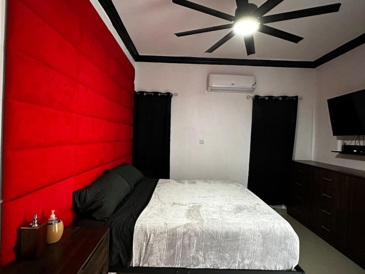Brand New Pool Manor Park With Wifi Centrally-Located Kingston Zewnętrze zdjęcie