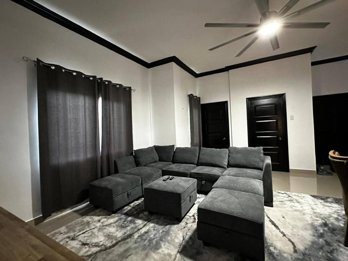Brand New Pool Manor Park With Wifi Centrally-Located Kingston Zewnętrze zdjęcie